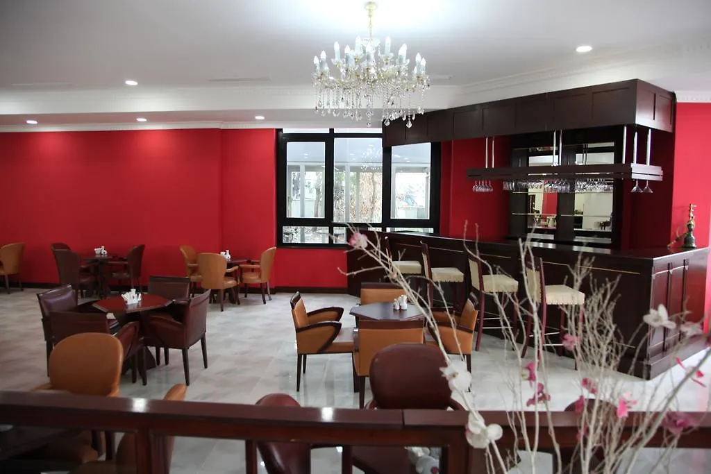 9 On Istanbul Hotel 4*,